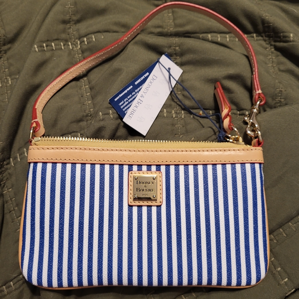 Dooney & Bourke wristlet NWT